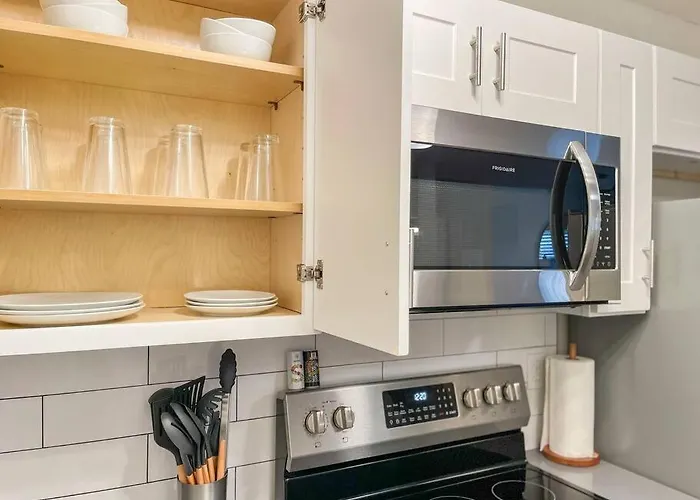 Updated With Pool - Close To Airport, Zoo, & Asu Apartment