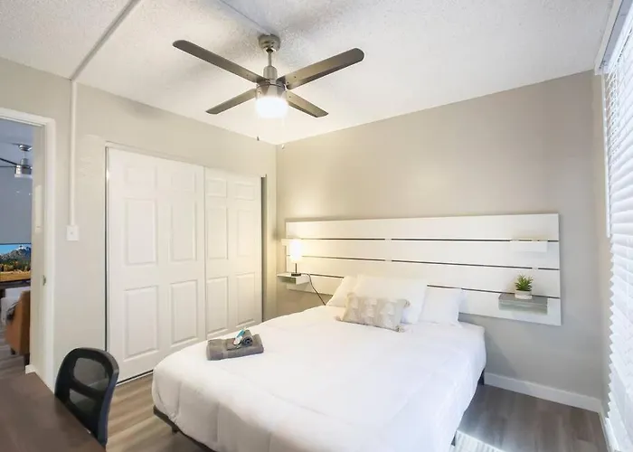 Updated With Pool - Close To Airport, Zoo, & Asu Apartment Phoenix