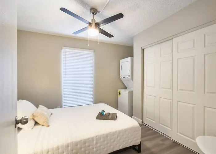 Updated With Pool - Close To Airport, Zoo, & Asu *